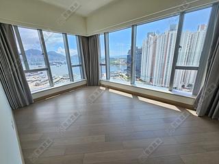 Tai Kok Tsui - Harbour Green Tower 3 07