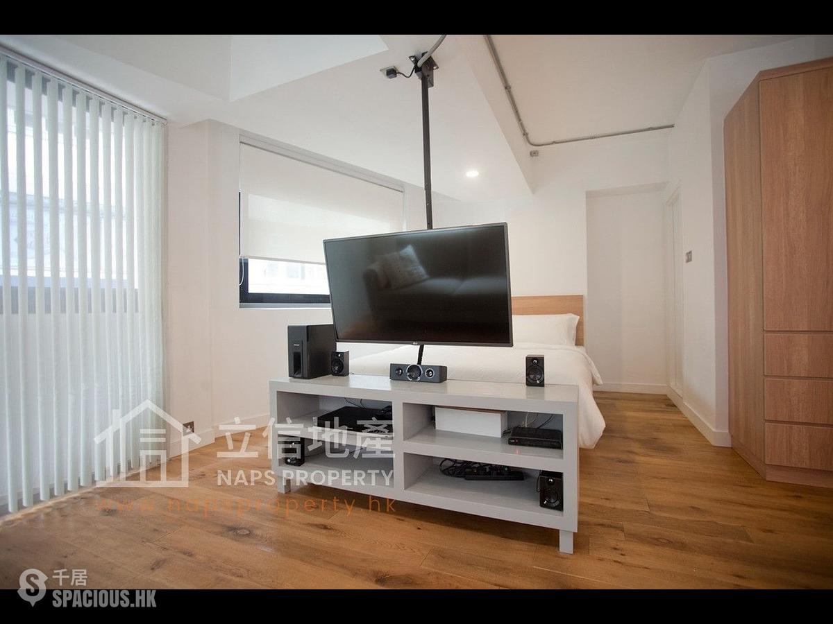 Soho - 40, Elgin Street 01
