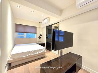 Wan Chai - Shun Ho Building 07