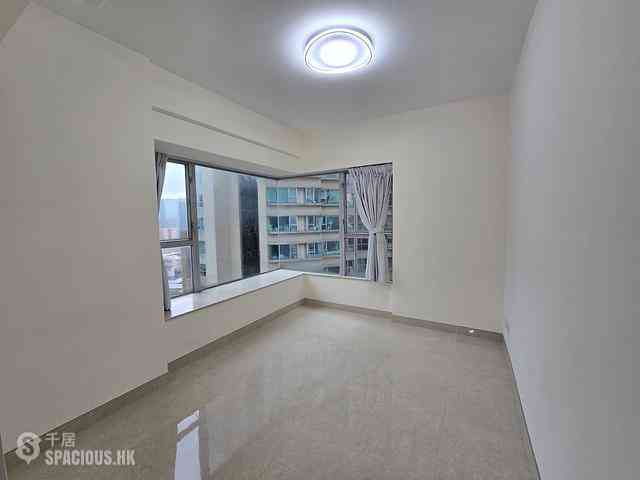 West Kowloon - The Waterfront Phase 2 Block 5 02