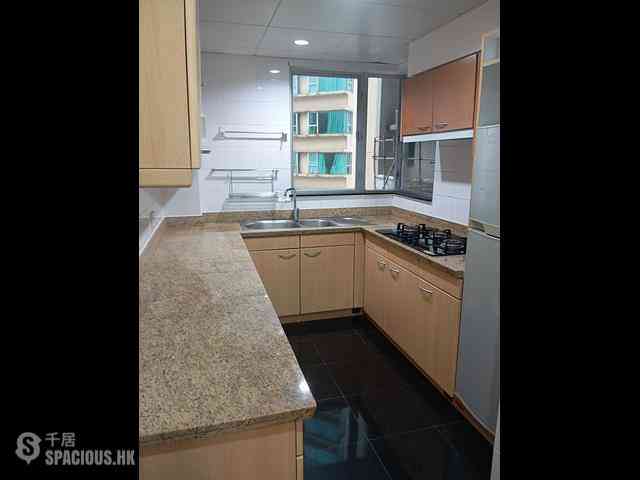 West Kowloon - The Waterfront Phase 2 Block 5 06