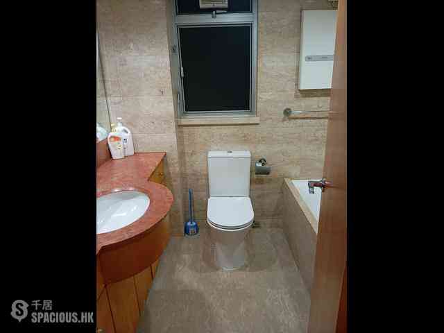 West Kowloon - The Waterfront Phase 2 Block 5 07