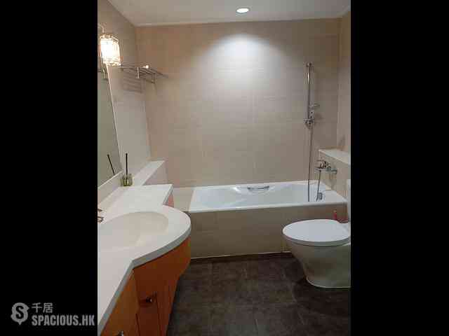 West Kowloon - The Waterfront Phase 2 Block 5 08