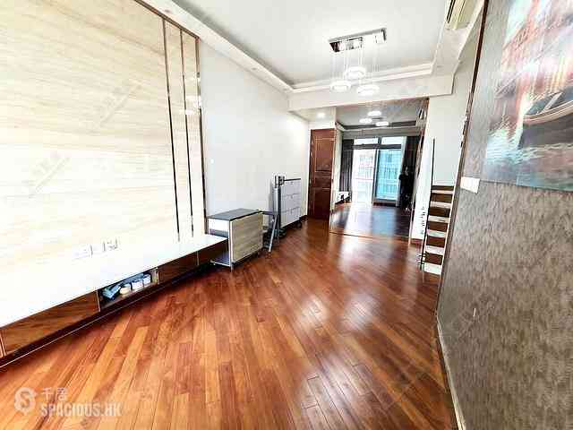 Wan Chai - The Avenue 03