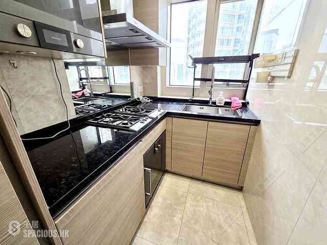 Wan Chai - The Avenue 06
