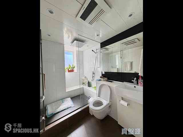 Sai Ying Pun - Ning Yeung Terrace Block B 07