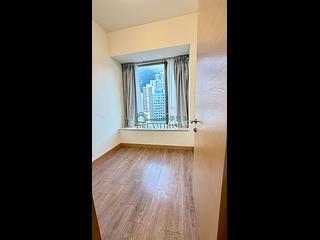 Sai Ying Pun - Island Crest Block 2 03