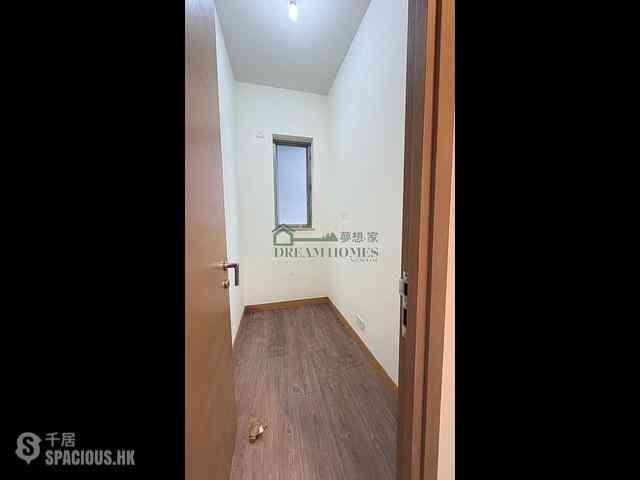 Sai Ying Pun - Island Crest Block 2 06