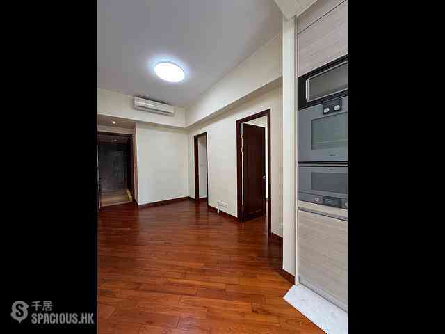 Wan Chai - The Avenue Phase 2 Block 2 04