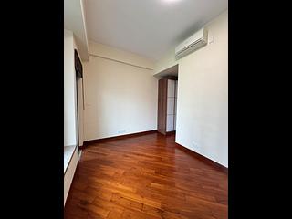 Wan Chai - The Avenue Phase 2 Block 2 07