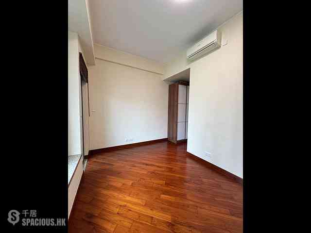 Wan Chai - The Avenue Phase 2 Block 2 07