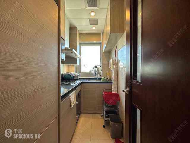 Wan Chai - The Avenue 12
