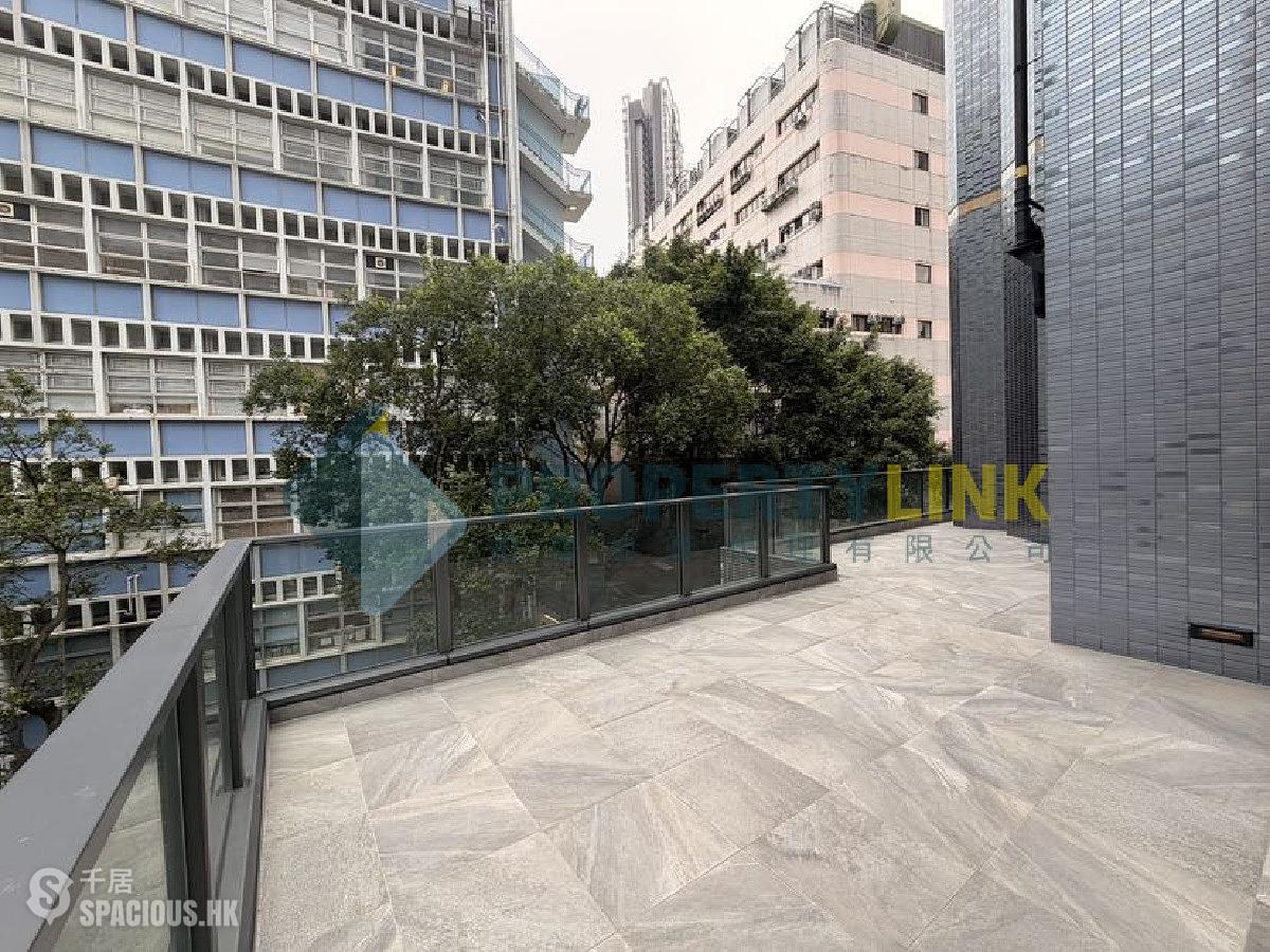 Sai Ying Pun - The Queens 01