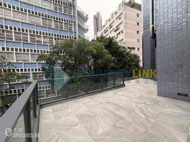 Sai Ying Pun - The Queens 01
