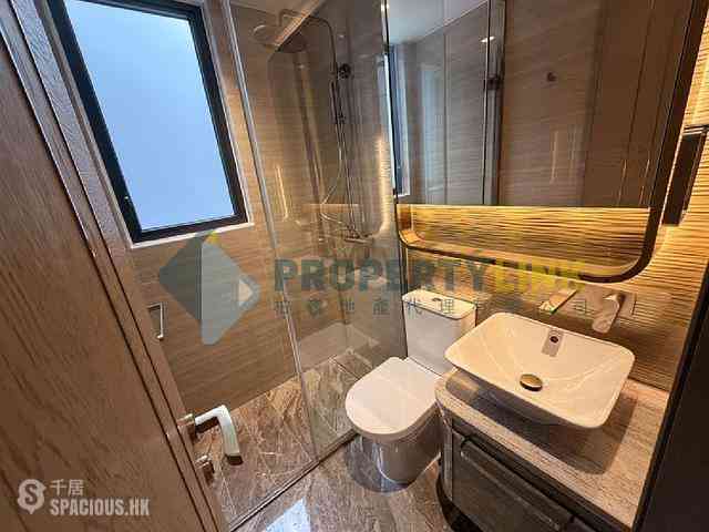 Sai Ying Pun - The Queens 10