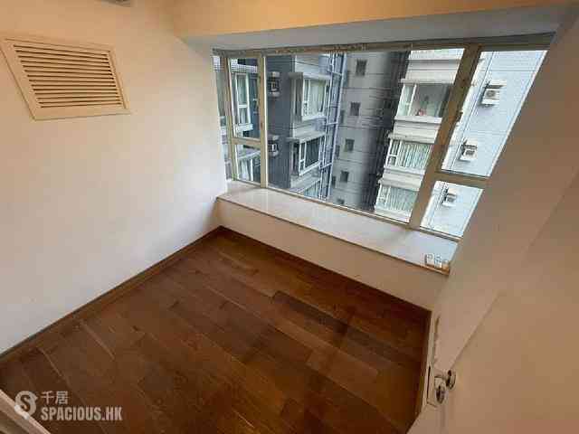 Soho - Centrestage 05