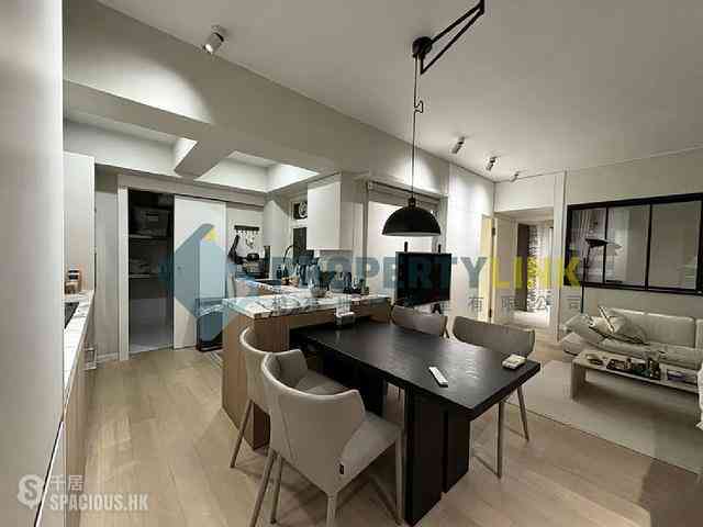 Soho - Centrestage 01