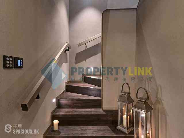 Soho - Centrestage 12