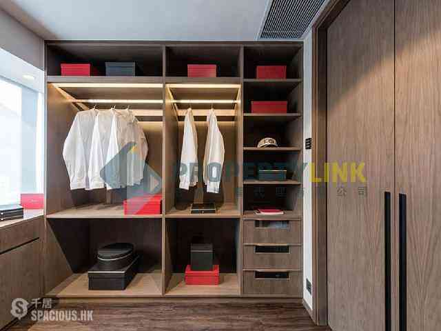 Soho - Centrestage 17