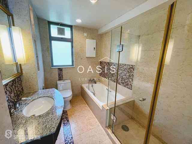 Pok Fu Lam - Villas Sorrento 05