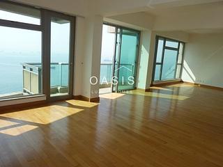 Pok Fu Lam - Villas Sorrento 03