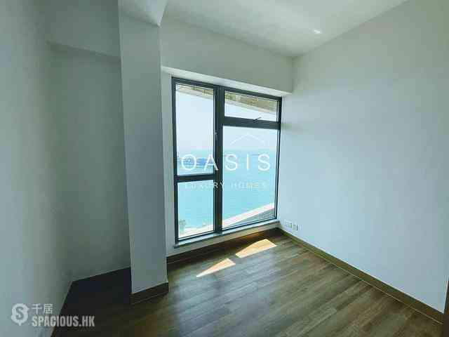 Pok Fu Lam - Villas Sorrento 08