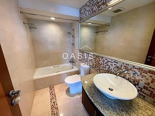 Pok Fu Lam - Villas Sorrento 09