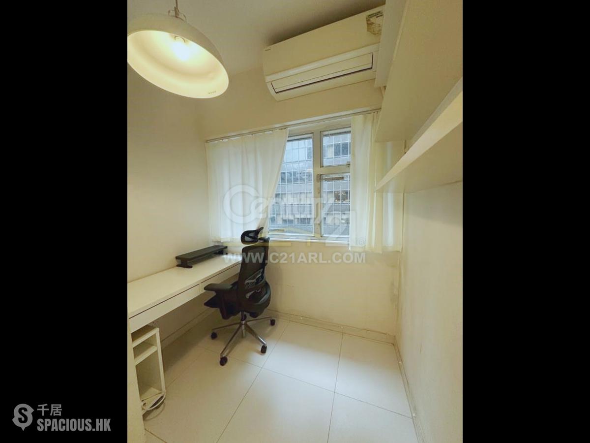 Wan Chai - Tonnochy Towers 01