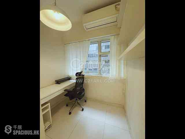 Wan Chai - Tonnochy Towers 01