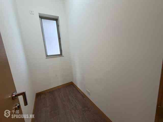 Sai Ying Pun - Island Crest 05