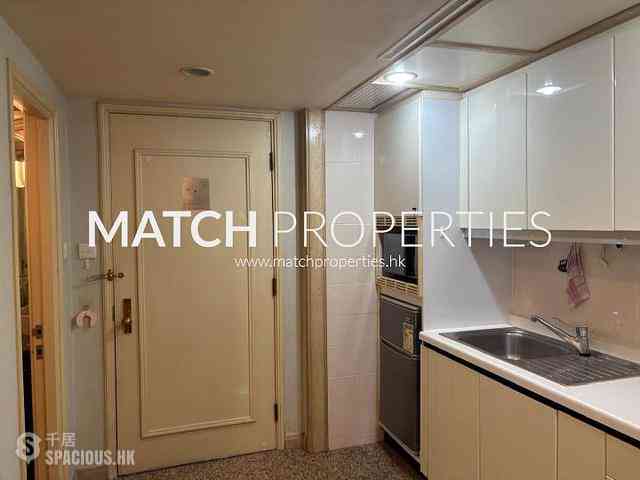 Wan Chai - Convention Plaza Apartments 04