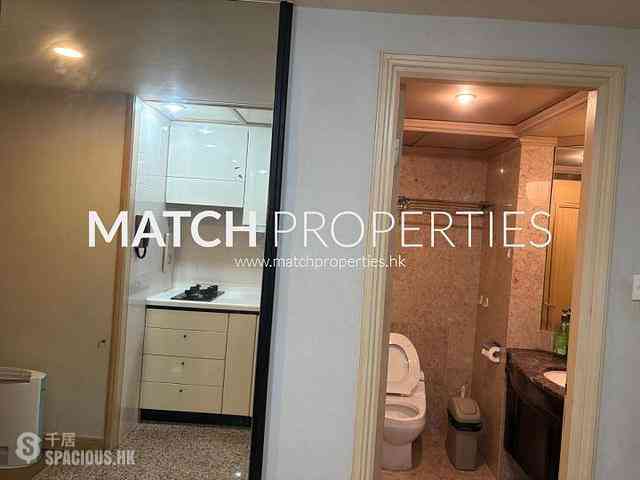 Wan Chai - Convention Plaza Apartments 06