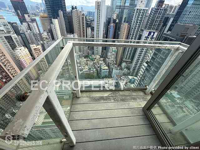 Soho - Centrepoint 01