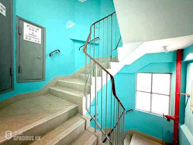 Sheung Wan - 114, Des Voeux Road West 19