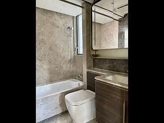 Wong Chuk Hang - The Southside Phase 2 La Marina Tower 2B 03