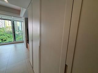 Poho - 236, Hollywood Road 09