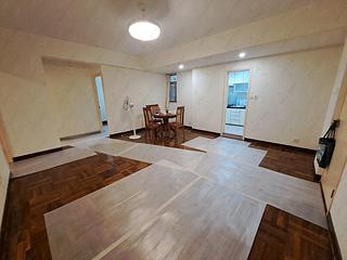 Mid Levels West - Sung Ling Mansion 04