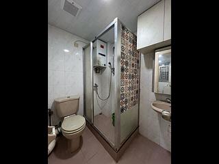 Mid Levels West - Sung Ling Mansion 11