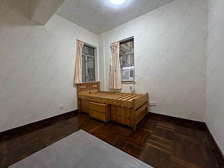 Mid Levels West - Sung Ling Mansion 14