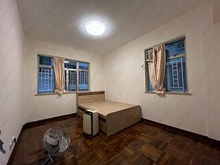 Mid Levels West - Sung Ling Mansion 16