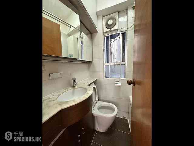 Kennedy Town - Jade Court Block B 08
