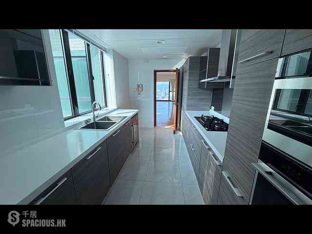 Mid Levels Central - The Harbourview 03