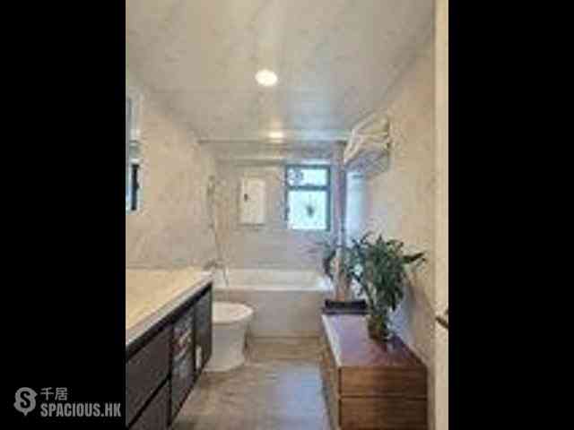 Mid Levels Central - The Grand Panorama Block 2 04