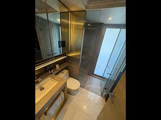 Sai Ying Pun - King's Hill 02