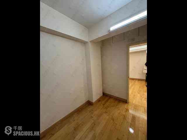 Wan Chai - Man Hee Mansion 06