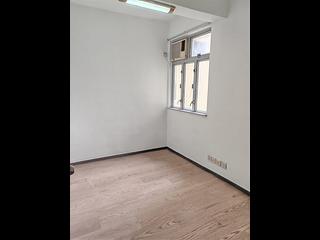 Mid Levels Central - On Fung Building 04