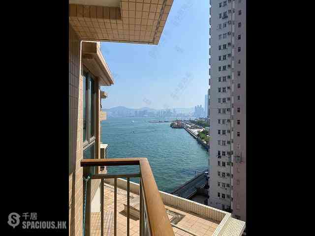 Kennedy Town - The Merton 01