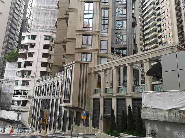 Mid Levels Central - 3, MacDonnell Road 12
