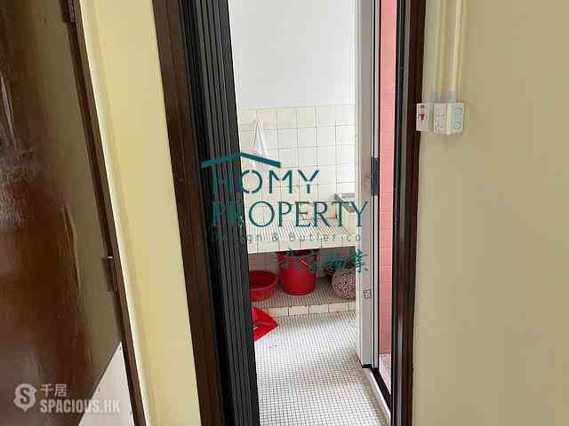 Sai Ying Pun - 406-412, Queen's Road West 04