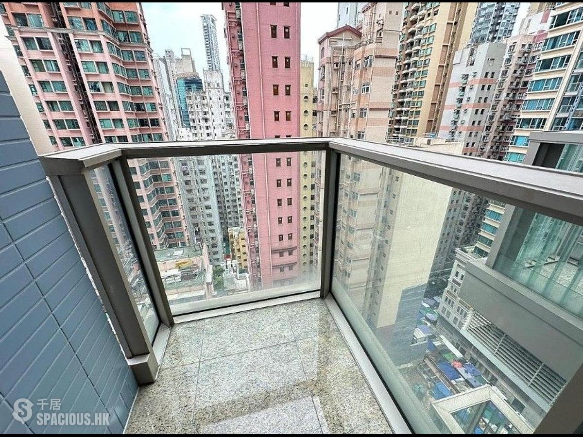 Wan Chai - The Avenue 01